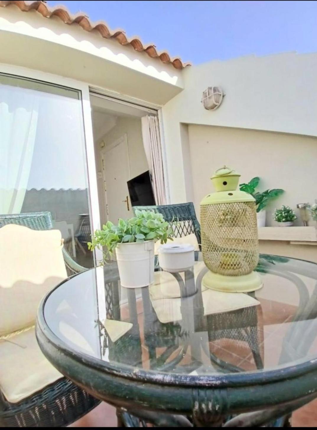 פואנגירולה New City Penthouse Near Beach With Sunny Balcony מראה חיצוני תמונה